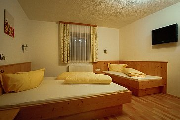 Ferienhaus in Neustift im Stubaital - Blick in die Schlafzimmer