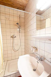 Ferienwohnung in Raggal - Badezimmer
