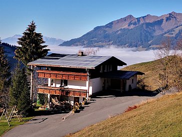 Ferienwohnung in Raggal - Das Haus im Herbst