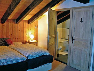 Ferienhaus in Haute-Nendaz - Schlafraum im DG mit eigenem Badezimmer