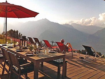 Ferienhaus in Haute-Nendaz - Die Terrasse im Sommer