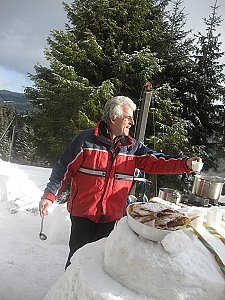 Ferienwohnung in Hinterzarten - Schneebar mit Herrn Drescher