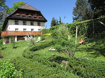 Ferienwohnung in Hinterzarten - Haus von unserem Feld aus gesehen