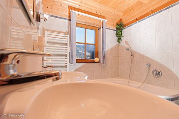 Ferienhaus in Sautens - Bad OG-mit Badewanne u. Dusche