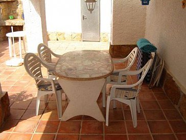 Ferienhaus in Calpe - Hofraum mit Grill und gedeckter Pergola