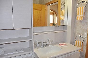 Ferienwohnung in Sils-Maria - Badezimmmer