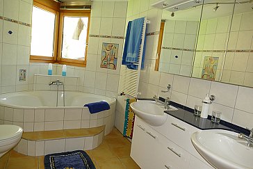 Ferienwohnung in Saas-Almagell - Badezimmer