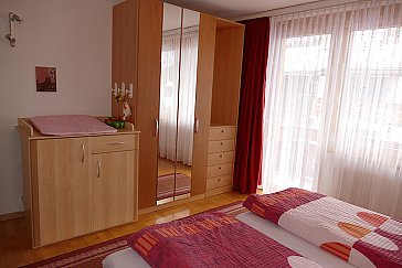 Ferienwohnung in Saas-Almagell - Familienzimmer/Wickeltisch