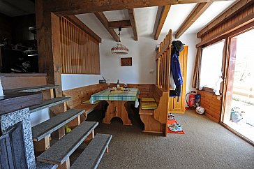 Ferienhaus in Blatten-Belalp - Wohnzimmer links