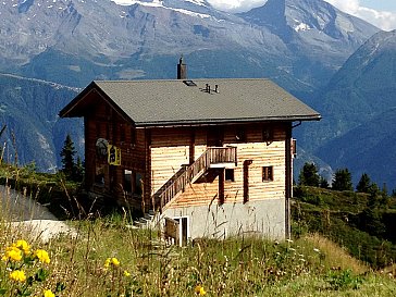 Ferienwohnung in Blatten-Belalp - Chalet im Sommer