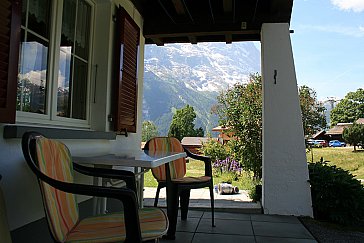 Ferienwohnung in Grindelwald - Gedeckter Sitzplatz