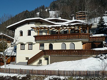 Ferienwohnung in Hainzenberg - Haus im Winter