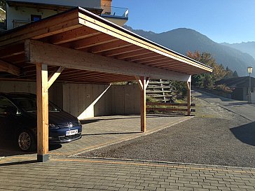 Ferienwohnung in Hainzenberg - Carport