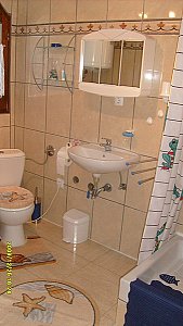 Ferienwohnung in L’Estartit - Bad mit Dusche und WC