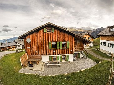 Ferienhaus in Garfrescha - Sonnenterrasse am Ferienhaus