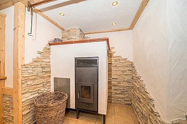 Ferienhaus in Garfrescha - Ofen im Wohnbereich
