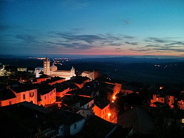 Ferienwohnung in Massa Marittima - Massa Marittima mit dem Dom und Meeresblick