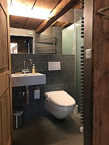 Ferienwohnung in Ulrichen - Duschenraum mit Dusch-WC