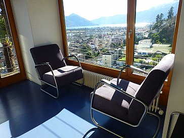 Ferienwohnung in Locarno-Muralto - Bequemer Sitzplatz mit Weitsicht