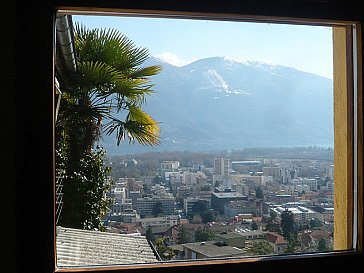 Ferienwohnung in Locarno-Muralto - Aussicht vom Badzimmerfenster