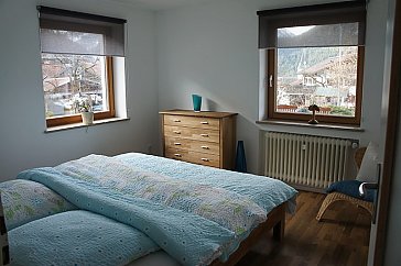 Ferienwohnung in Bad Hindelang - Schlafzimmer mit Bergblick