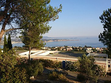 Ferienwohnung in Bandol - Blick über die Ferienanlage auf das Meer