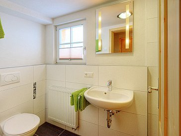 Ferienhaus in Breitnau - Separates WC mit Duschkabine