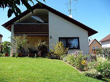 Ferienwohnung in Uhldingen-Mühlhofen - Rückseite mit Garten