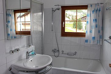 Ferienwohnung in Zuoz - Badezimmer 1