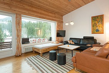 Ferienhaus in Bürserberg - Wohnzimmer mit Panoramafenster