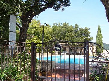 Ferienwohnung in Grimaud - Pool Eingang mit Kindersicherung