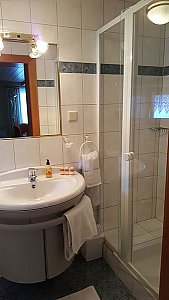 Ferienwohnung in Partenen - Eines der Badezimmer