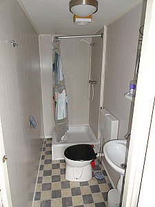 Ferienhaus in Heinkenszand - Badezimmer mit Toilette