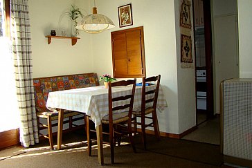 Ferienwohnung in Ascona - Wohnzimmer, Essplatz