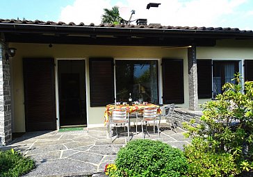 Ferienwohnung in Ascona - Gedeckter Sitzplatz