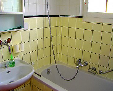 Ferienwohnung in Ascona - Badezimmer, WC seoarat