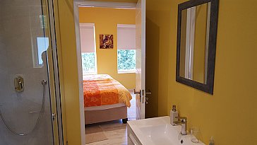 Ferienwohnung in Kapstadt-Constantia - Junior-Suite Merlot - Entrance Bathroom