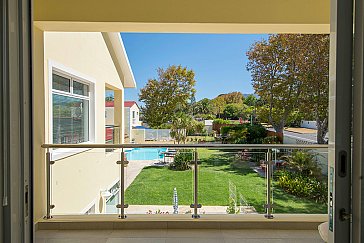 Ferienwohnung in Kapstadt-Constantia - Junior-Suite Merlot - View to Balcony