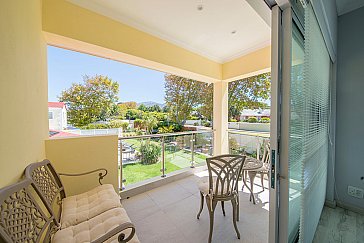 Ferienwohnung in Kapstadt-Constantia - Suite Shiraz - Entrance to Balcony