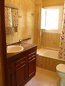 Ferienwohnung in Guardamar del Segura - Bad/WC mit Wanne