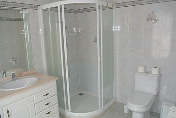 Ferienhaus in Miami Playa, Miami Platja - Badezimmer mit Dusche