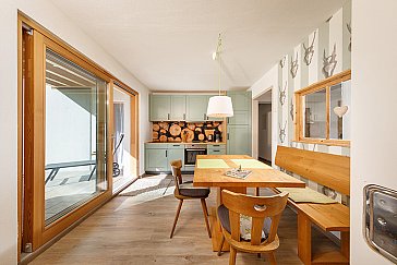 Ferienhaus in Dietringen - Essbereich mit Aussicht und Küche