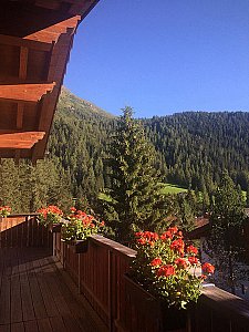 Ferienhaus in Davos-Laret - Balkon für alle 3 Zimmer