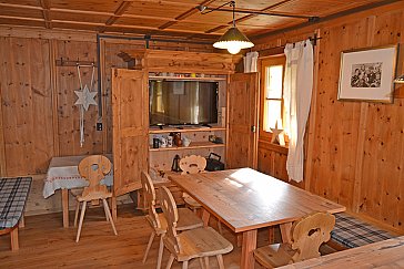 Ferienhaus in Kals am Grossglockner - Die Bauernstube mit TV