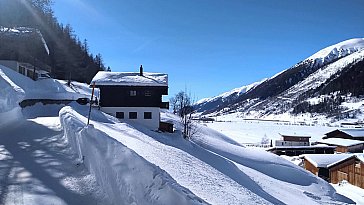 Ferienwohnung in Oberwald - Aussenansicht Winter