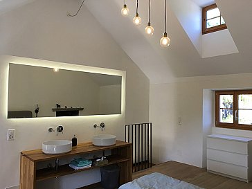 Ferienhaus in Tegna - Bad im Schlafzimmer