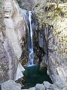 Ferienhaus in Aurigeno - Wasserfall