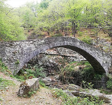 Ferienhaus in Aurigeno - Römische Brücke