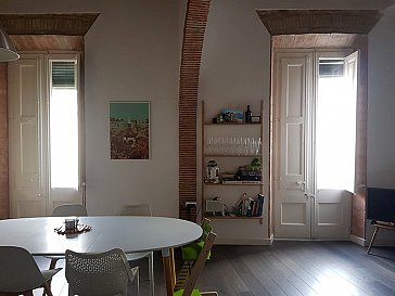 Ferienwohnung in Sant Feliu de Guíxols - Wohnzimmer, 2 Einzelbalkone