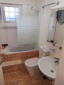 Ferienwohnung in Caviano - Bad, WC, Dusche
